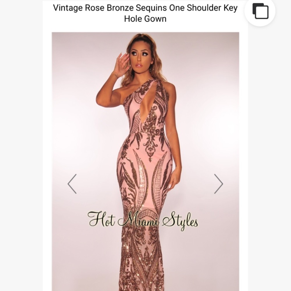 Gala gown . Rose gold and pink